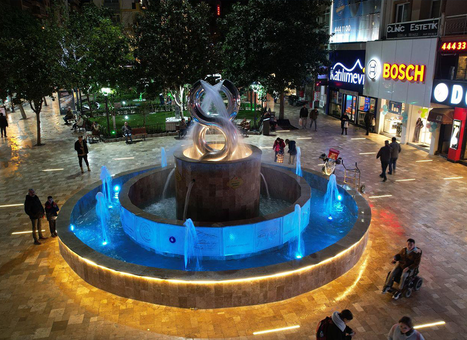Manisa Sekiz Havuz Meydanı